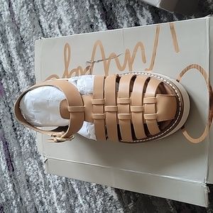 Womens Closed Toe Sandal